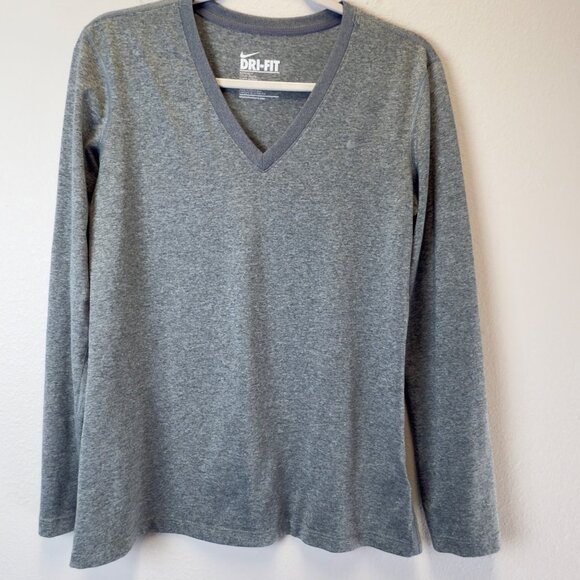 Nike Top Women’s Medium Dri-Fit T-Shirt V-Neck Short Sleeve Solid Gray Athletic - Picture 1 of 8